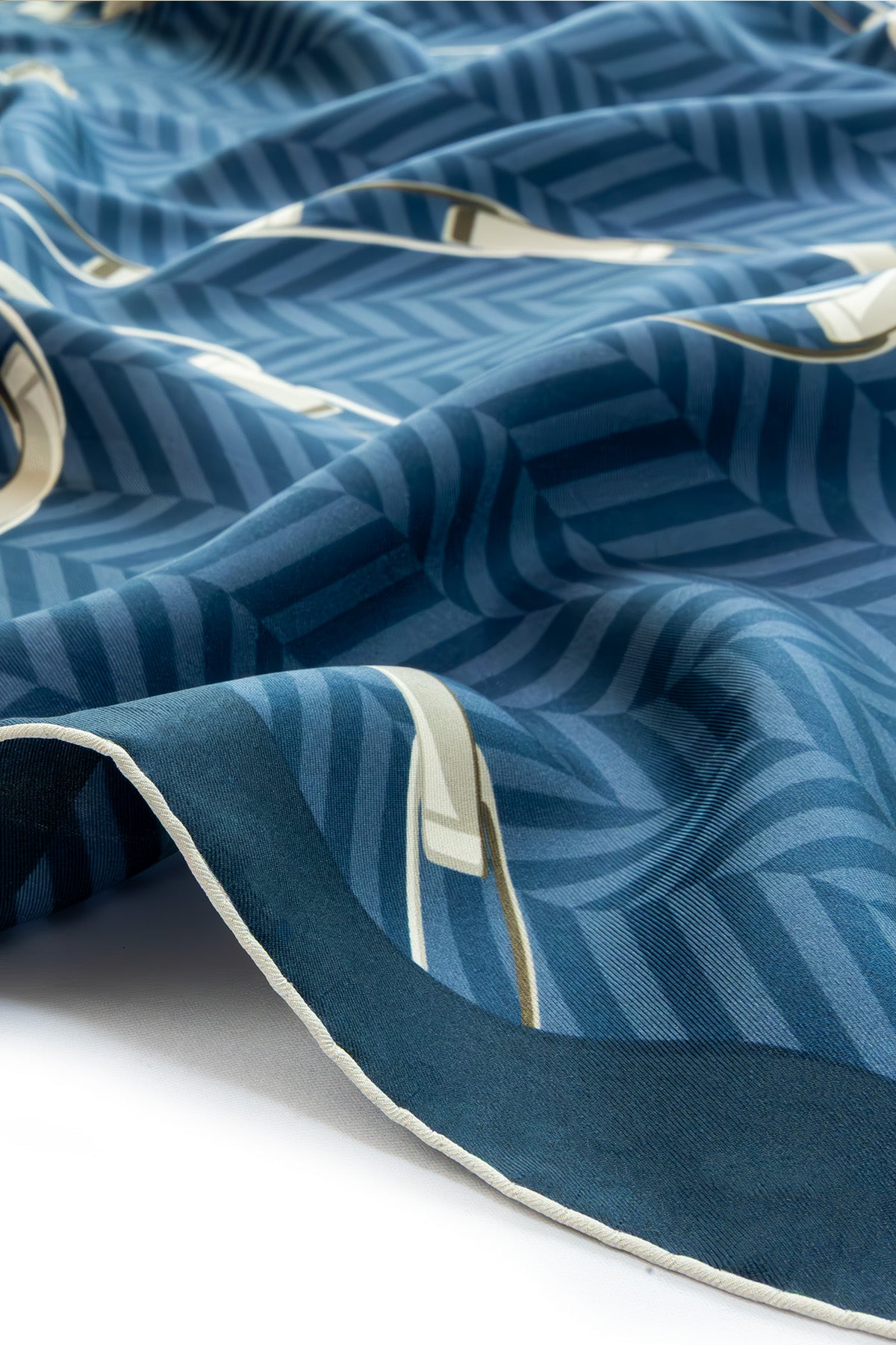 Indigo Gray Chain Pattern Silk Scarf