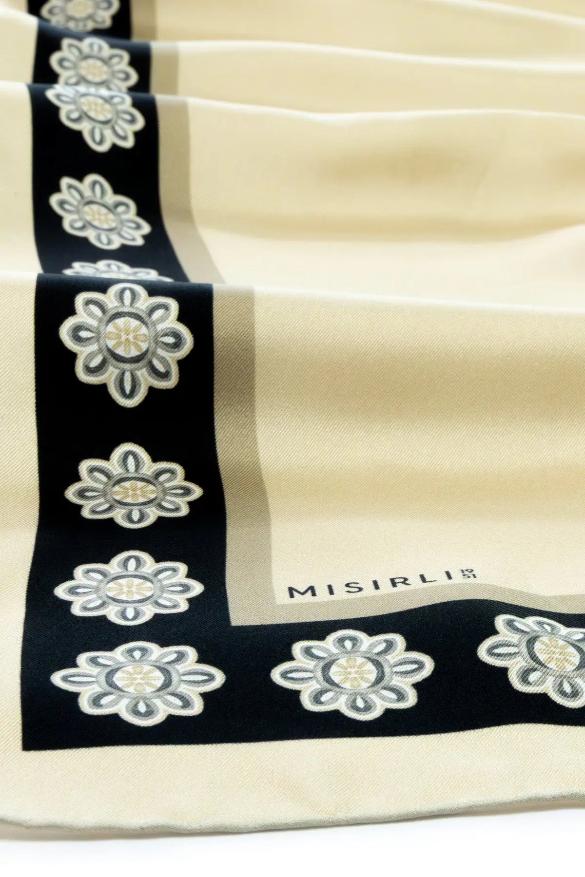 Light Camel Edge Floral Pattern Silk Shawl Triko Mısırlı