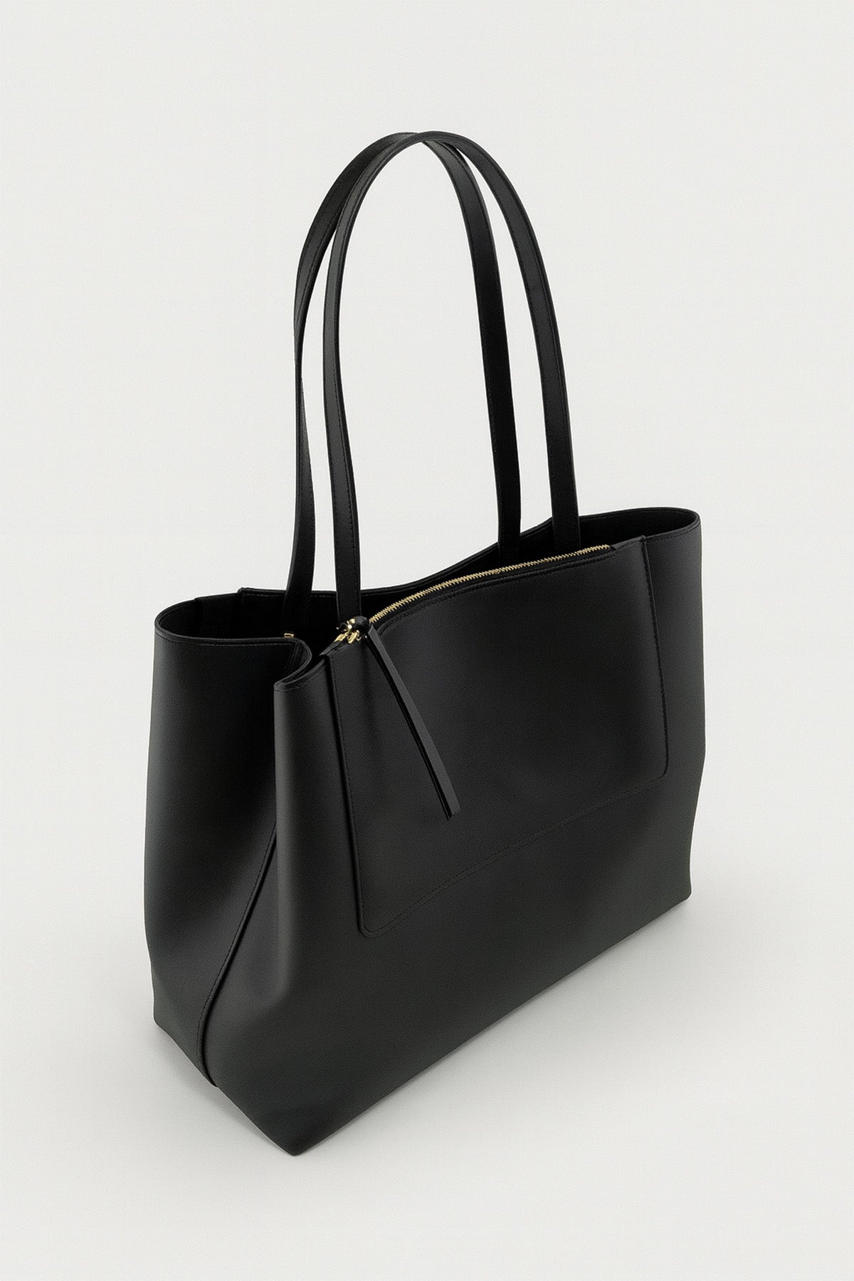 Women's Bag with Black Zipper Detail