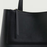 Women's Bag with Black Zipper Detail