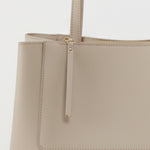 Women's Bag with Mink Zipper Detail