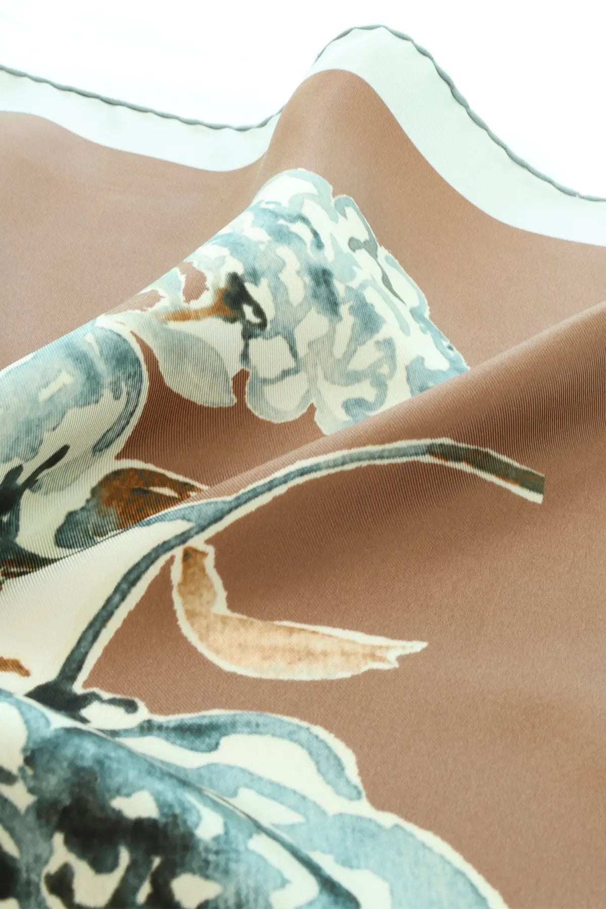 Ecru Brown Leaf Pattern Silk Scarf Triko Mısırlı