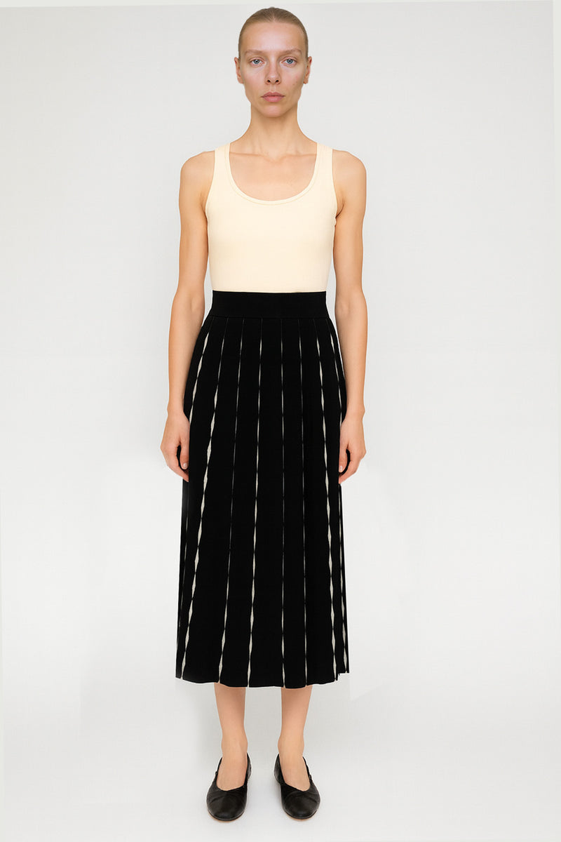 Black and White Geometric Patterned Pleated Skirt
