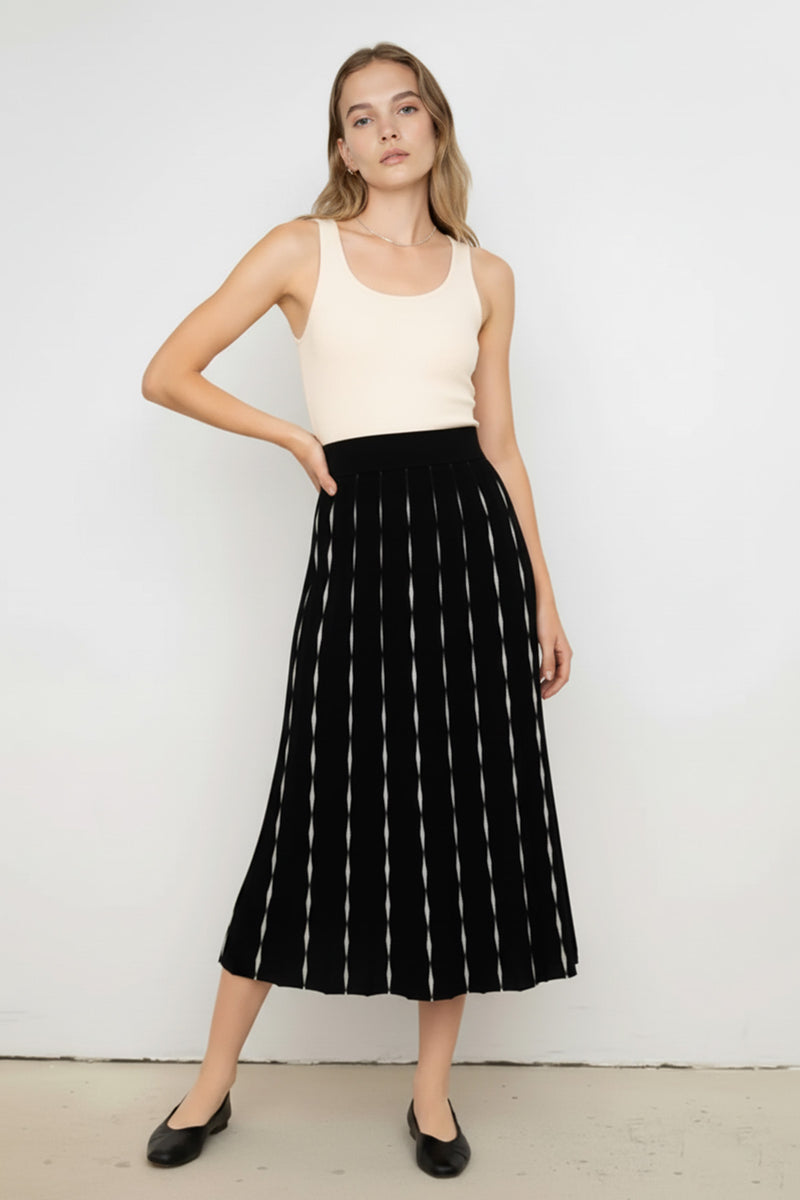 Black and White Geometric Patterned Pleated Skirt