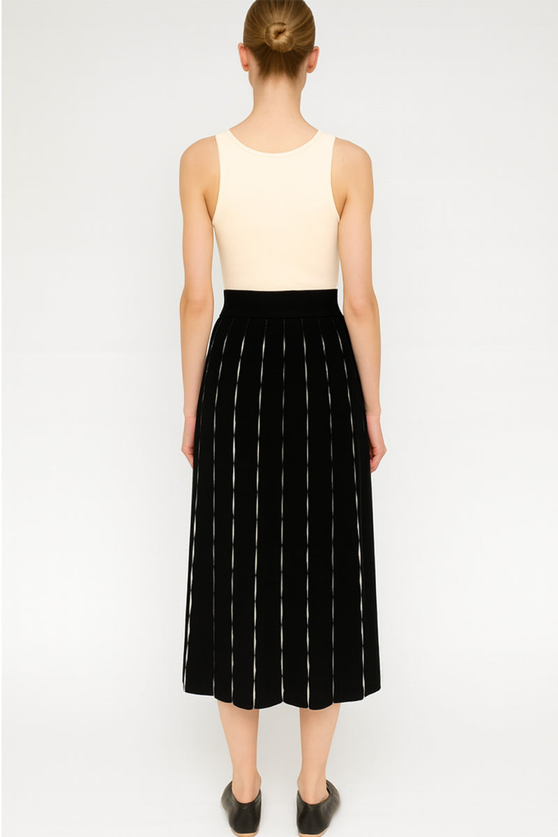 Black and White Geometric Patterned Pleated Skirt