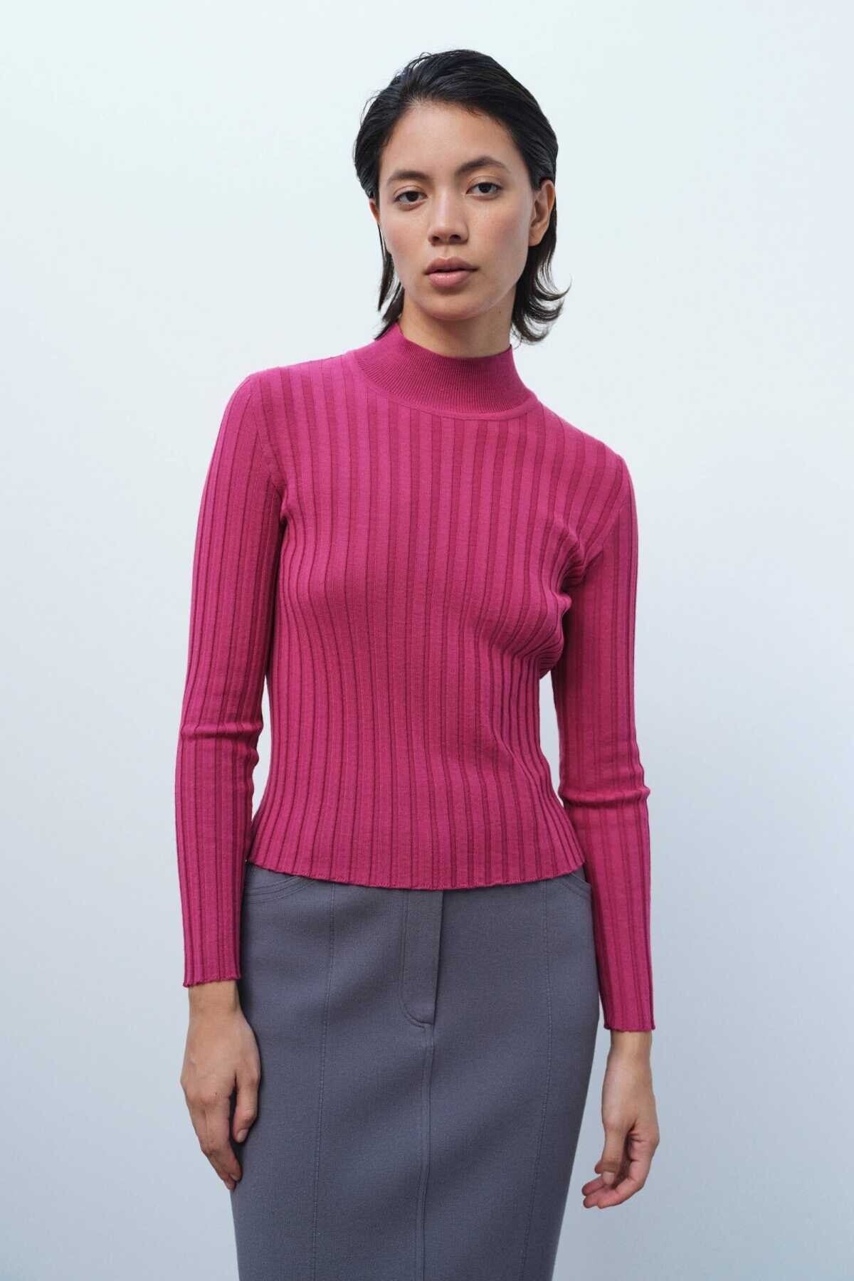 Rose-Patterned Half-Necked Women's Sweater