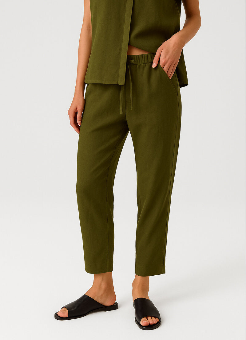 Women's Pants with Belted Waist and Pocket Details