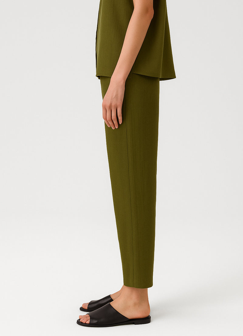 Women's Pants with Belted Waist and Pocket Details