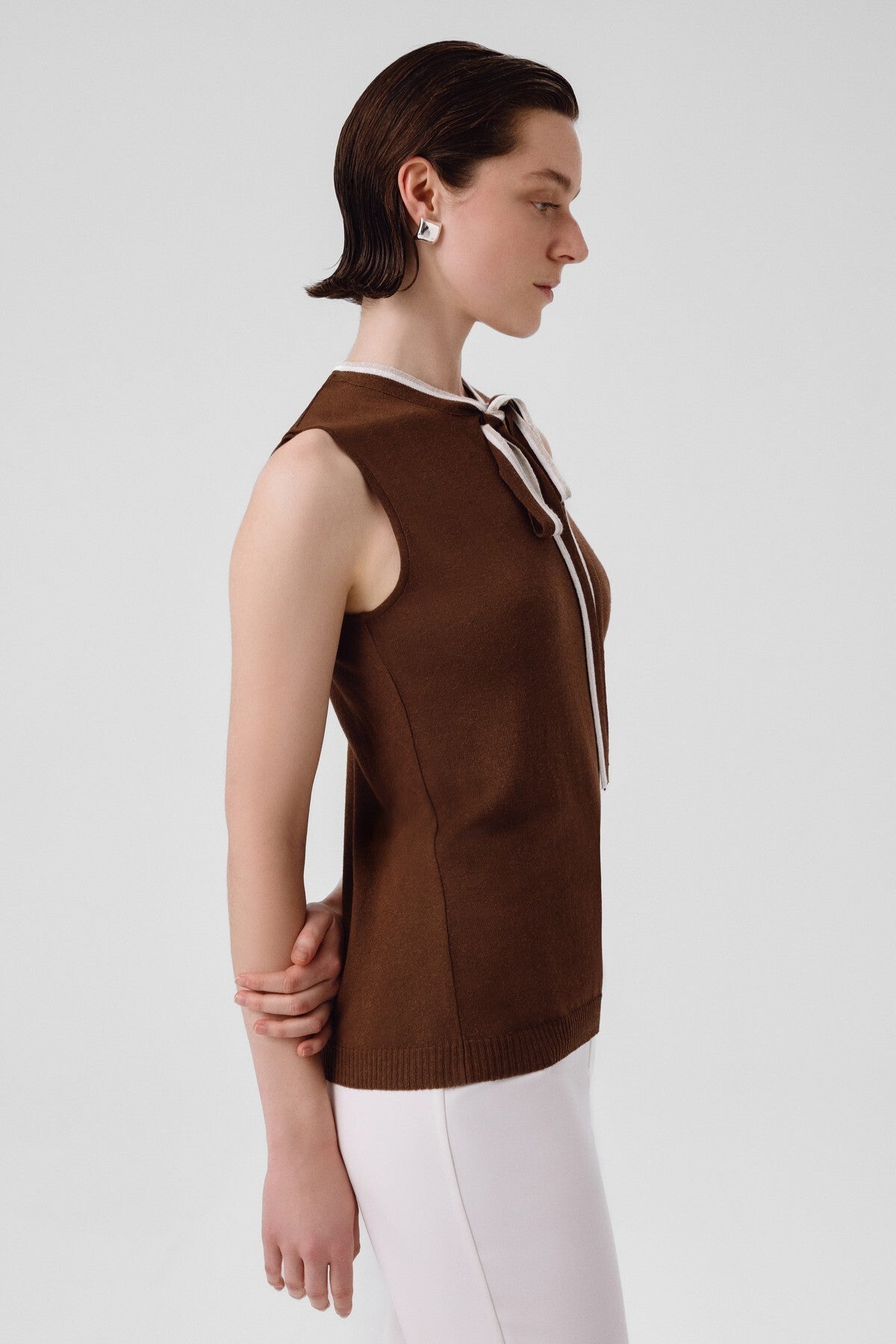 Brown Collar Tied Sleeveless Blouse