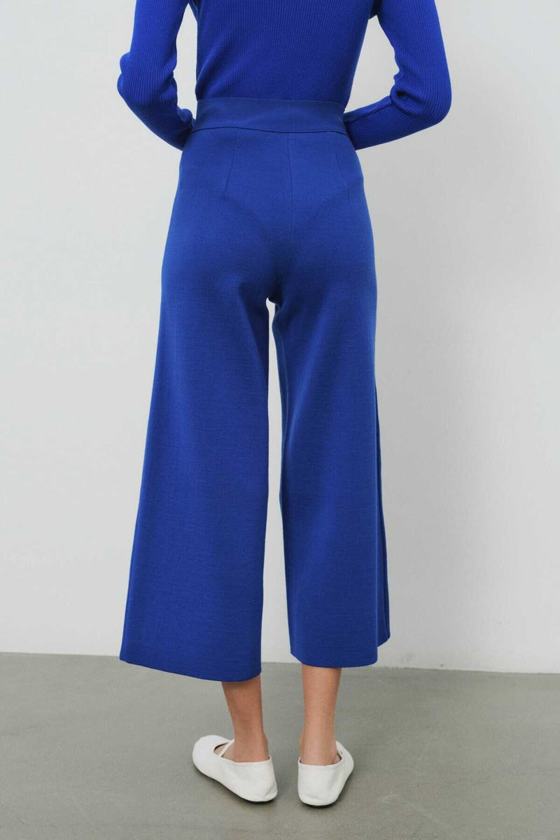 Blue Short-Legged Women's Pants