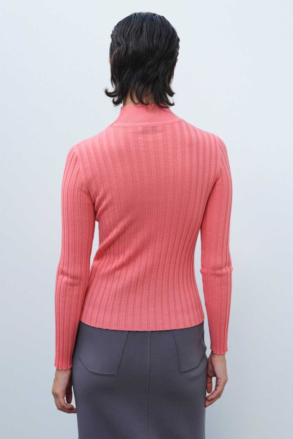 Pink Half-Turtleneck Women's Sweater