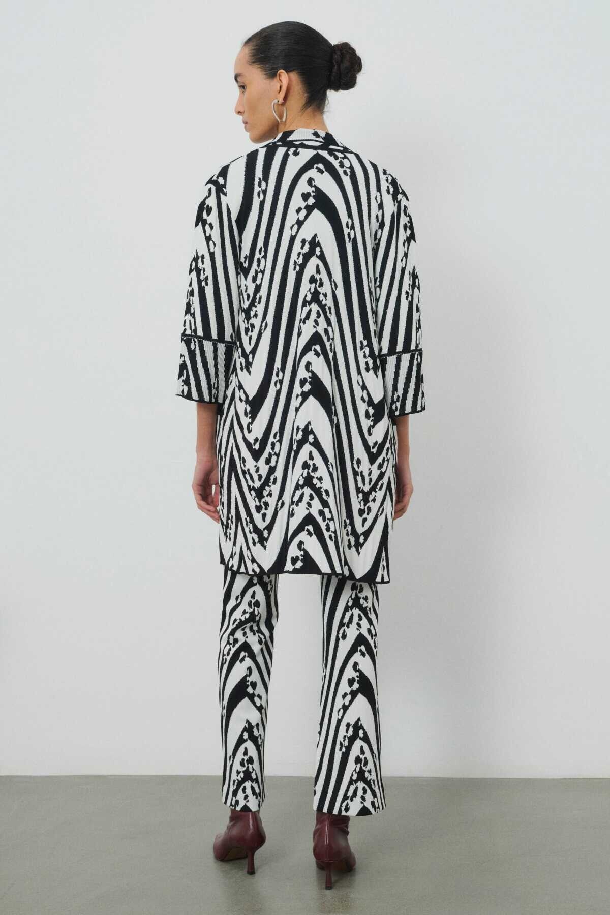 Black and White Patterned Women's Cardigan