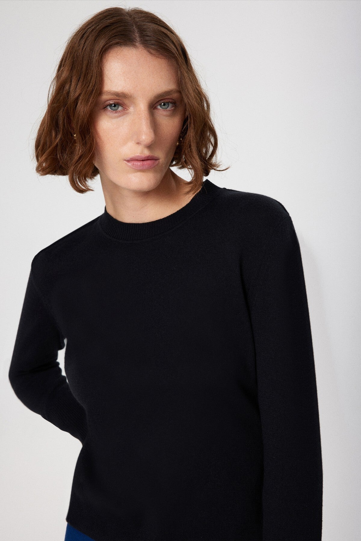 Black Crew Neck Basic Women's Sweater