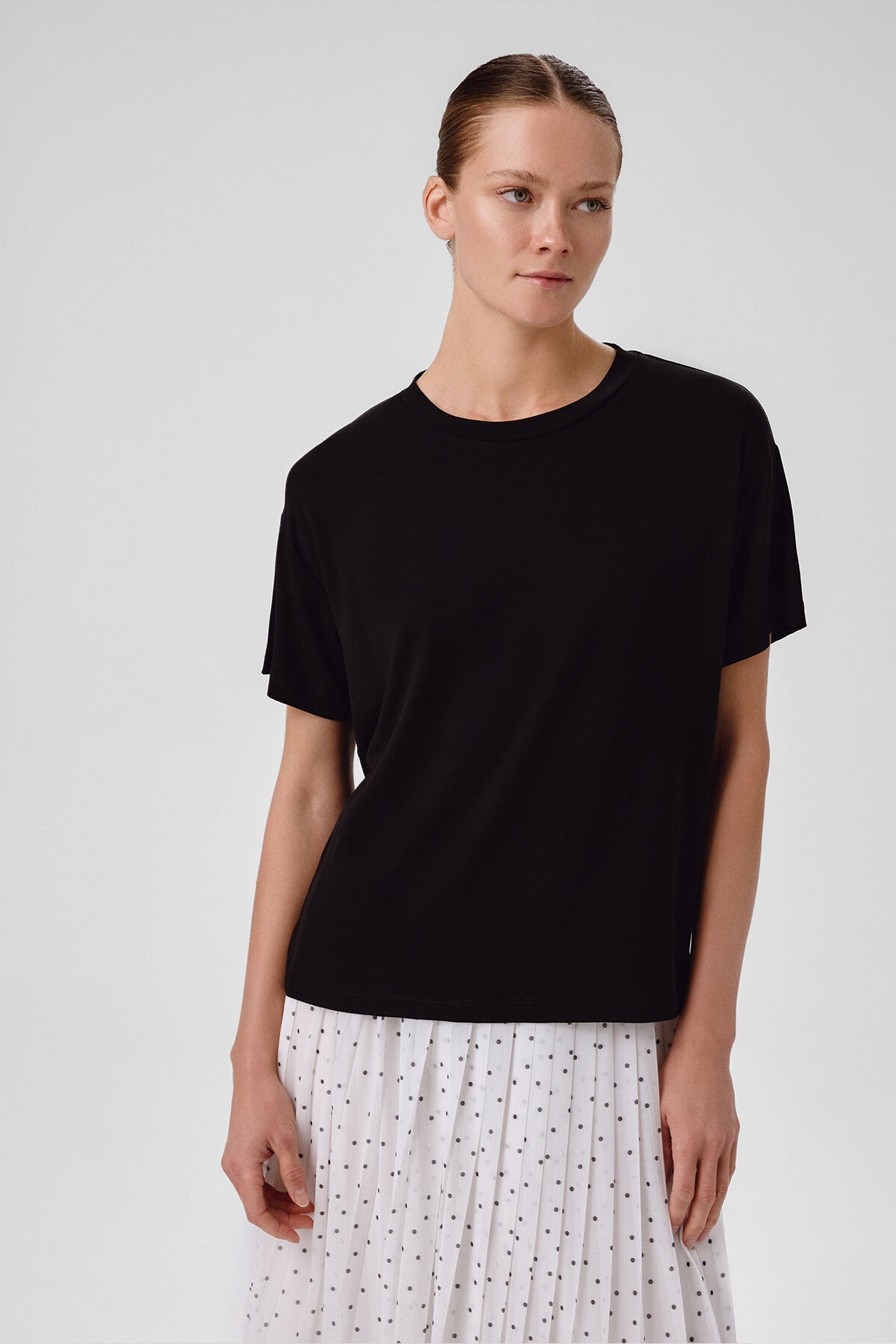 Black Crew Neck Basic Women's T-Shirt