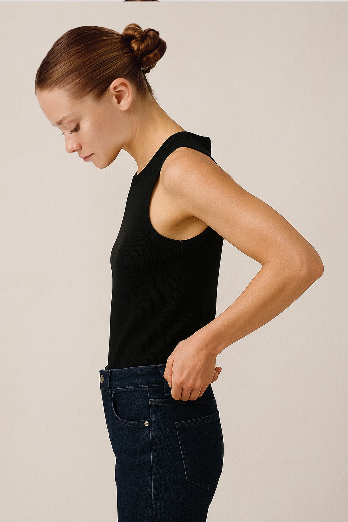 Black Ribbed Sleeveless Women's Athletic Top
