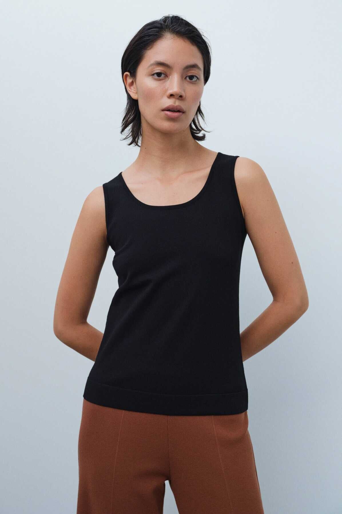 Black Thick-Strapped Women's Athletic Shirt