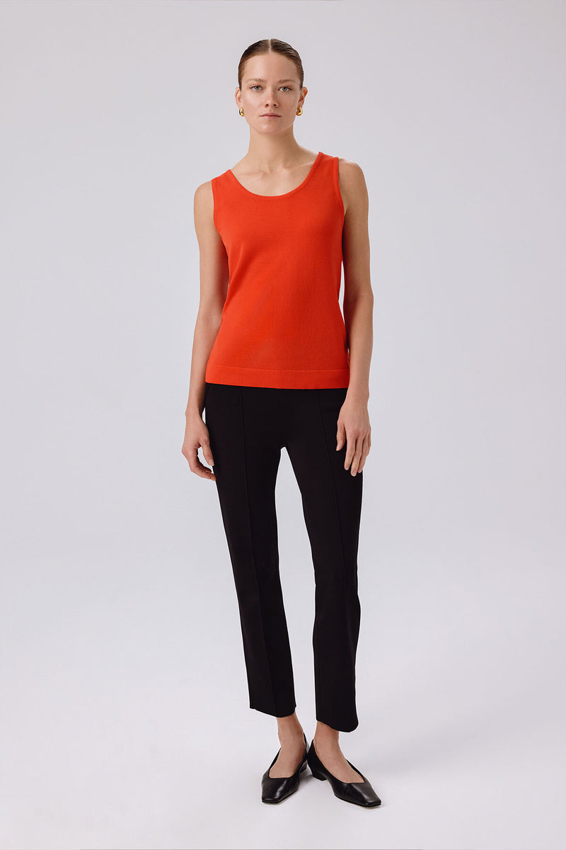 Women's Pants with Black Nervure Stitching and Pocket Details