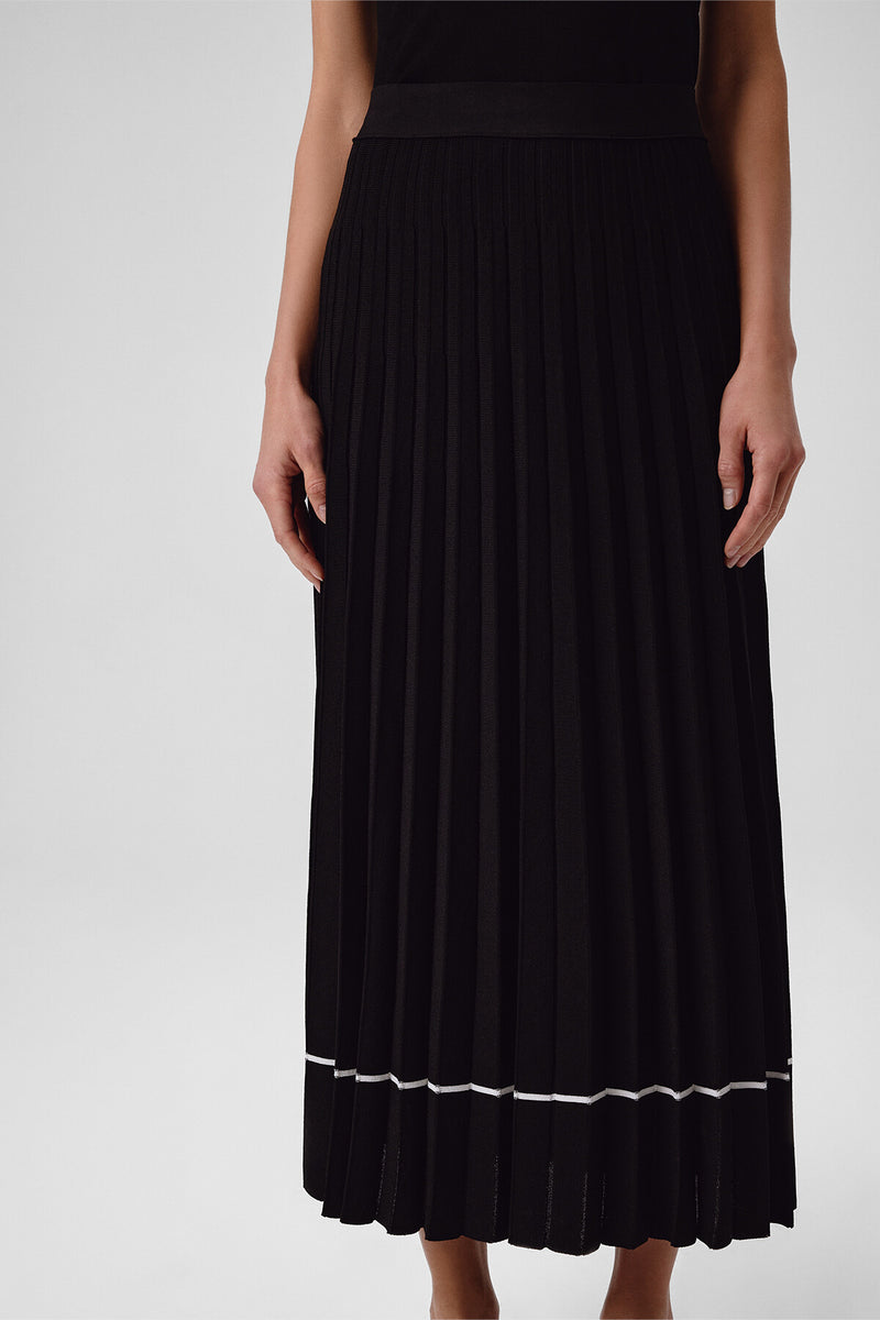 Black Pleated Long Skirt