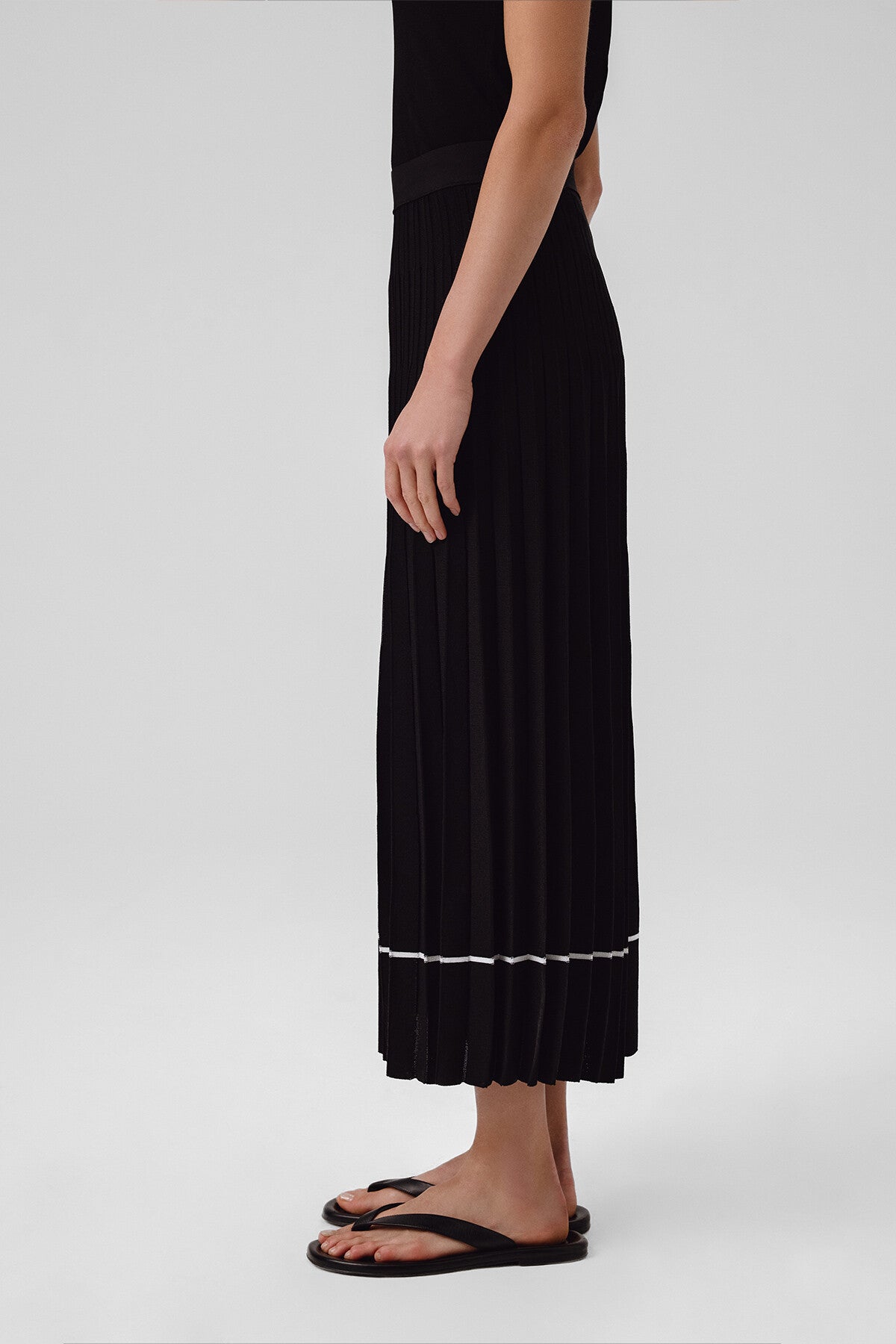 Black Pleated Long Skirt
