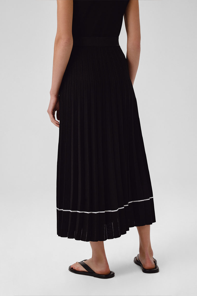 Black Pleated Long Skirt