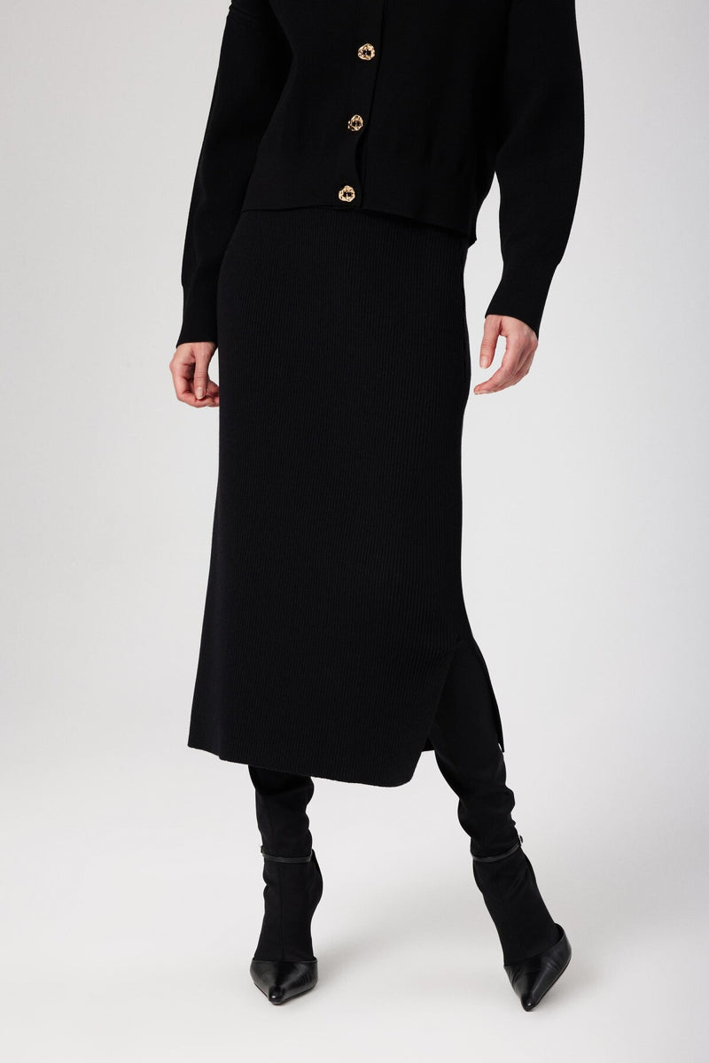 Black Ribbed Mid-Length Knit Skirt with Slit