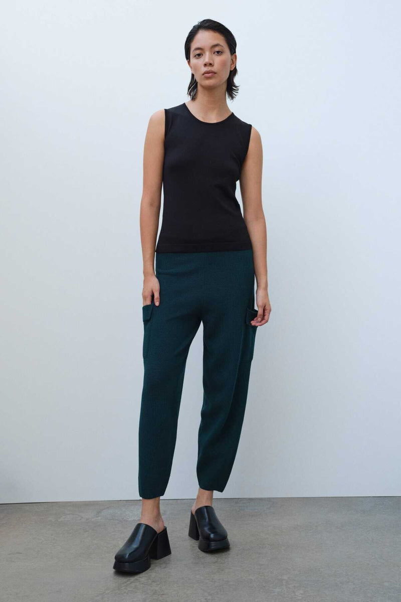 Black Sleeveless Knit Women's Athletic Top