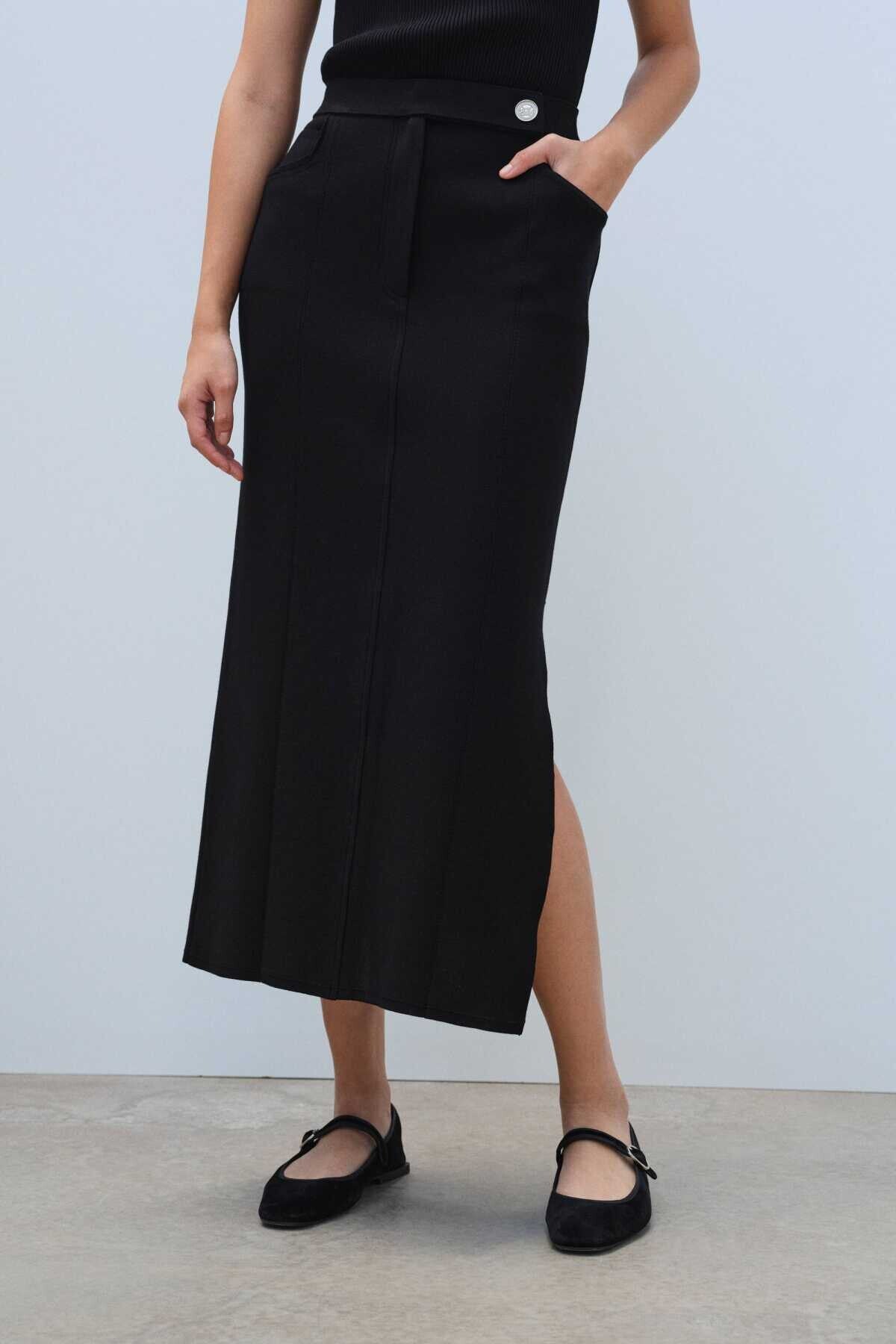 Black Slit Detail Long Knit Skirt