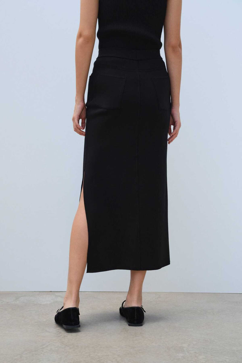 Black Slit Detail Long Knit Skirt